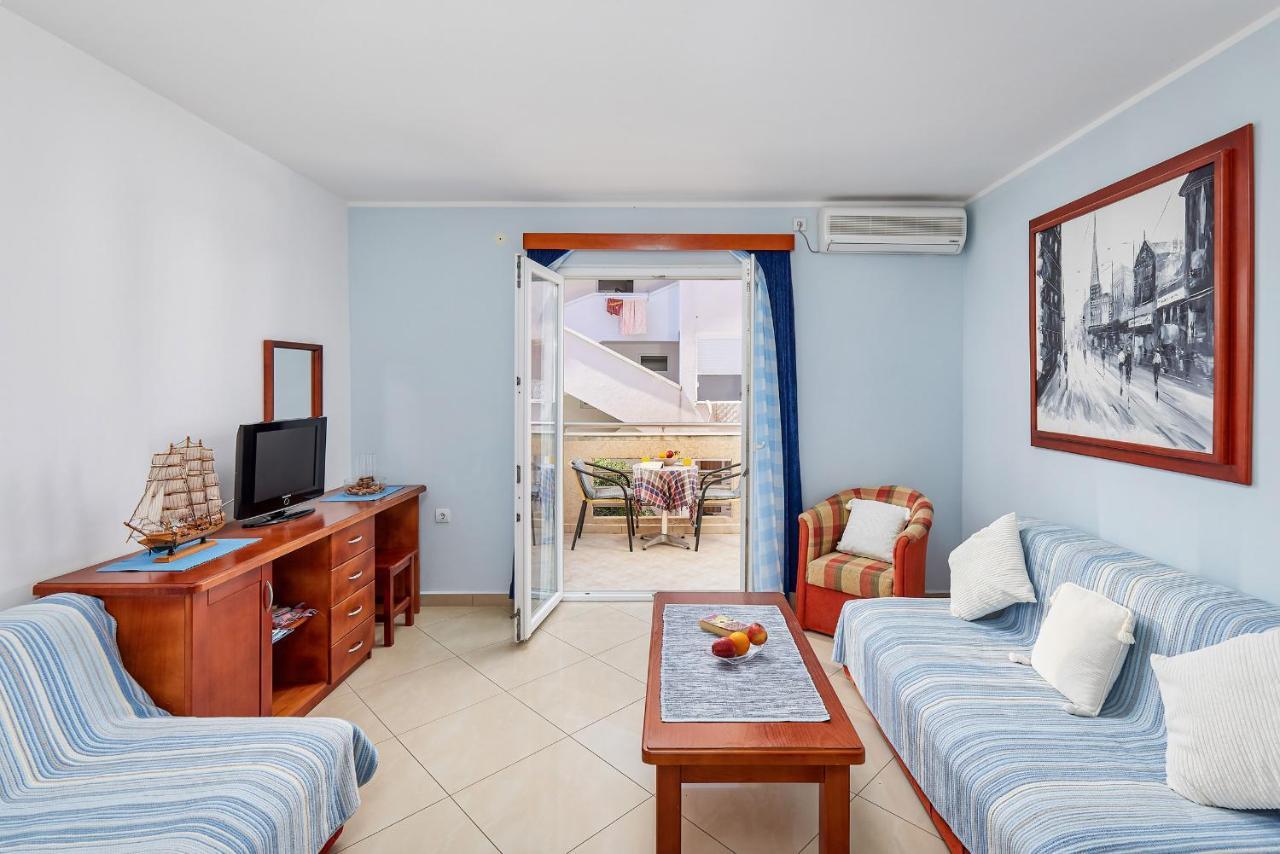 Rosic Apartments Tivat Exteriör bild