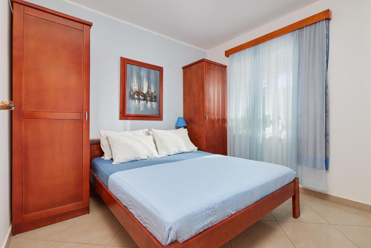 Rosic Apartments Tivat Exteriör bild