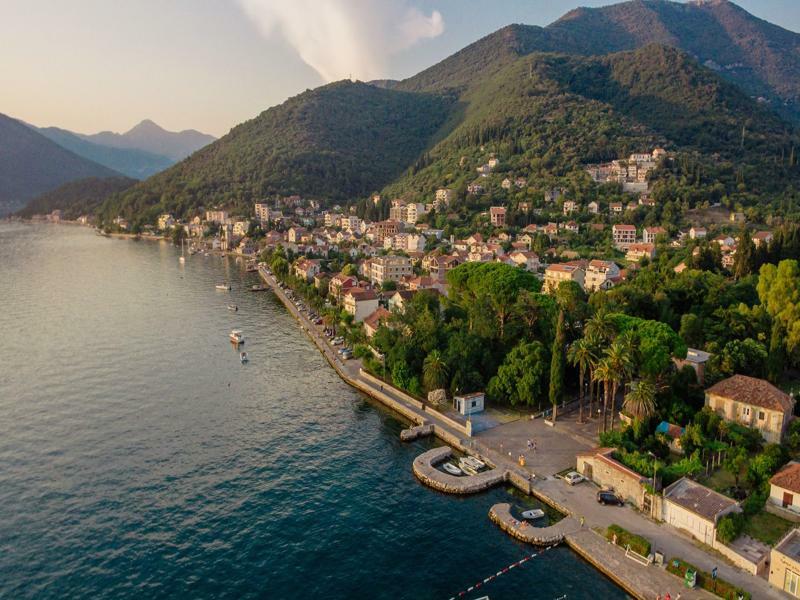 Rosic Apartments Tivat Exteriör bild